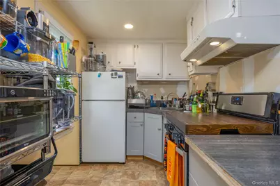 249 N Macquesten Parkway, Mount Vernon, NY 10550 - Photo 19