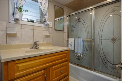 249 N Macquesten Parkway, Mount Vernon, NY 10550 - Photo 15