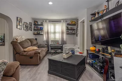 249 N Macquesten Parkway, Mount Vernon, NY 10550 - Photo 9