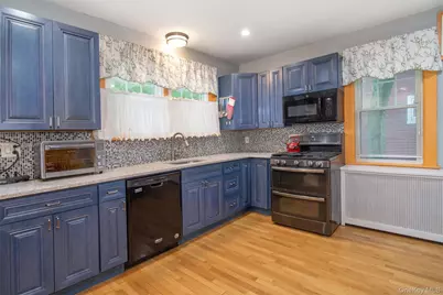 306 Hutchinson Boulevard, Fleetwood, NY 10552 - Photo 9