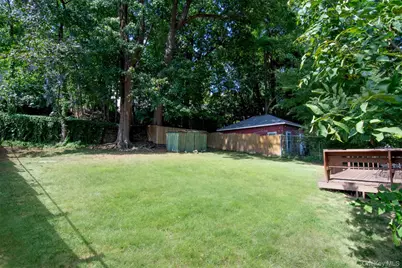 306 Hutchinson Boulevard, Fleetwood, NY 10552 - Photo 17