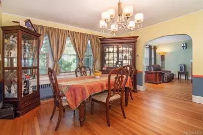 306 Hutchinson Boulevard, Fleetwood, NY 10552 - Photo 7