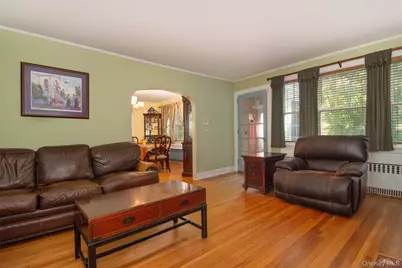 306 Hutchinson Boulevard, Fleetwood, NY 10552 - Photo 5