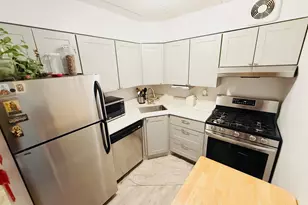 68-09 242nd St, Little Neck, NY 11362 - Photo 7