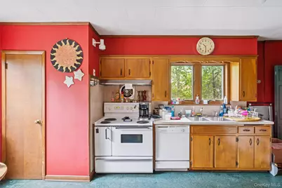 21 Connecticut Avenue, Freeport, NY 11520 - Photo 11