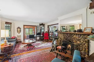 21 Connecticut Ave, Freeport, NY 11520 - Photo 3