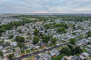 3608 Tonopah St, Seaford, NY 11783 - Photo 45