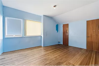 9 Beatrice Lane, Glen Cove, NY 11542 - Photo 13