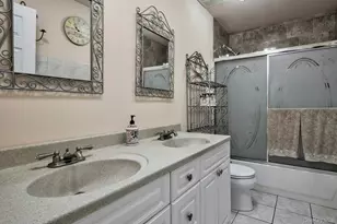 4 E Hill Dr, Smithtown, NY 11787 - Photo 23