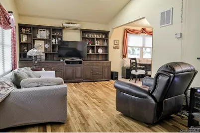 4 E Hill Drive, Smithtown, NY 11787 - Photo 5