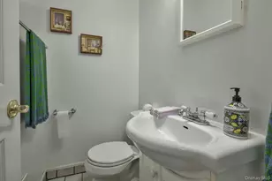 4 E Hill Dr, Smithtown, NY 11787 - Photo 19