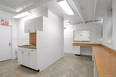 2400 Davidson Avenue #Ground FL Office, Bronx, NY 10468 - Photo 5