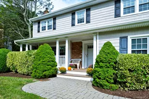 12 Foxdale Ct, Huntington Station, NY 11746 - Photo 3