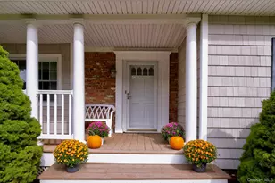 12 Foxdale Ct, Huntington Station, NY 11746 - Photo 5