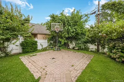 76-27 175 Street, Fresh Meadows, NY 11366 - Photo 33