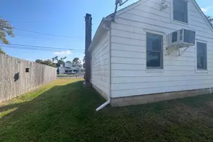 19 Carlson Ln, East Northport, NY 11731 - Photo 5