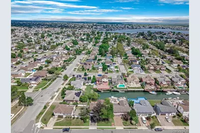 3249 Wolfson Drive, Baldwin, NY 11510 - Photo 3