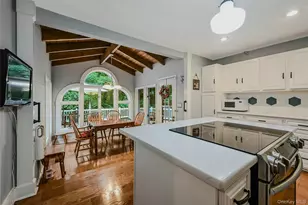 50 Hillcrest Ave, Port Jefferson, NY 11777 - Photo 9