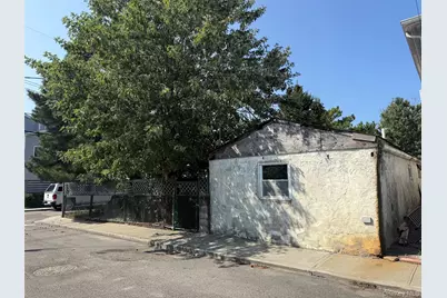 815 Walton Road, Broad Channel, NY 11693 - Photo 3