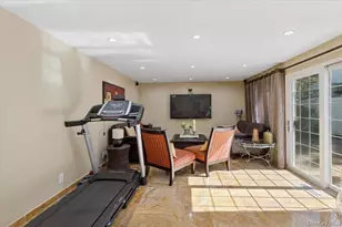 553 Amherst Dr, Woodmere, NY 11598 - Photo 19