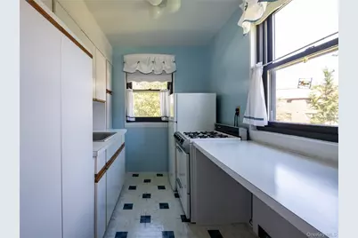 244-16 57 Drive #2nd Floor, Douglaston, NY 11362 - Photo 5