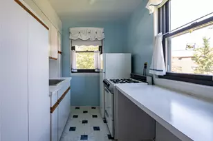 244-16 57th Dr, Douglaston, NY 11362 - Photo 5