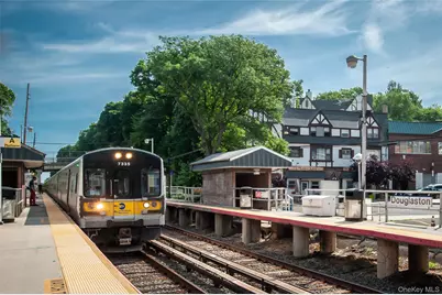 244-16 57 Drive #2nd Floor, Douglaston, NY 11362 - Photo 17