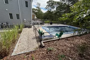 27 Newtown Ct, Hampton Bays, NY 11946 - Photo 33