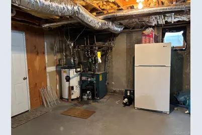 27 Newtown Court, Hampton Bays, NY 11946 - Photo 39