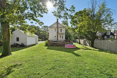 135 Lake Avenue, Flanders, NY 11901 - Photo 17