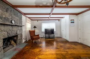 265 Beachview St, Copiague, NY 11726 - Photo 9