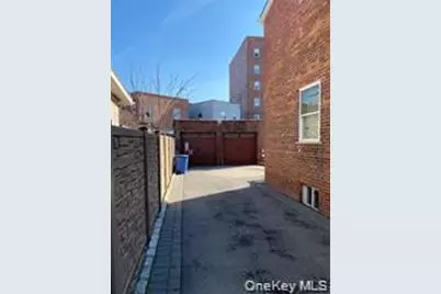 2032 Hobart Avenue, Bronx, NY 10461 - Photo 3