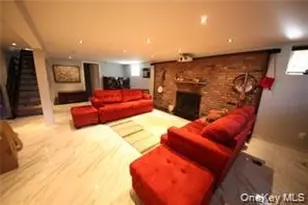 2032 Hobart Ave, Bronx, NY 10461 - Photo 17