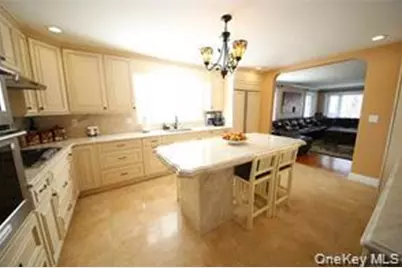 2032 Hobart Avenue, Bronx, NY 10461 - Photo 7