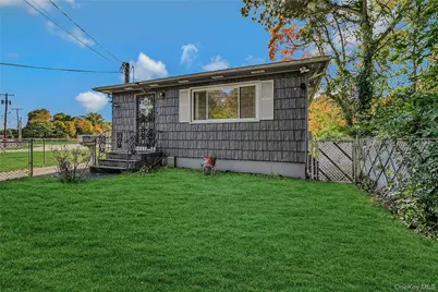 92 Grand Boulevard, Wyandanch, NY 11798 - Photo 3