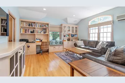 35 Carlton Street, Malverne, NY 11565 - Photo 17