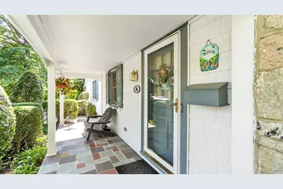 35 Carlton Street, Malverne, NY 11565 - Photo 9