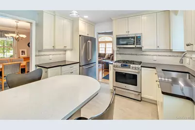 35 Carlton Street, Malverne, NY 11565 - Photo 23