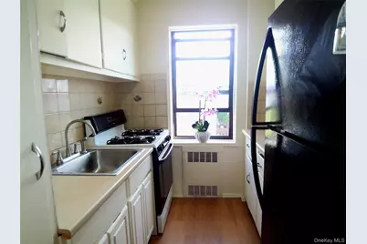 1 Fisher Drive #520, Mount Vernon, NY 10552 - Photo 5