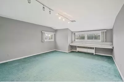 246 Blacksmith Road, Levittown, NY 11756 - Photo 21