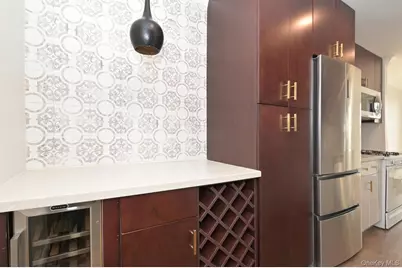 6 Birchwood Court #4N, Mineola, NY 11501 - Photo 5