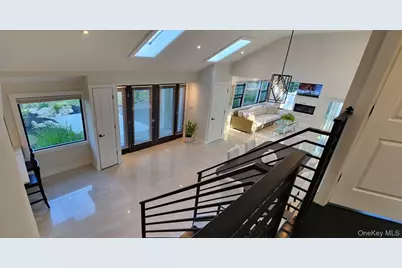 566 Locust Avenue, Oakdale, NY 11769 - Photo 13