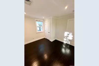 566 Locust Avenue, Oakdale, NY 11769 - Photo 17