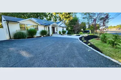 566 Locust Avenue, Oakdale, NY 11769 - Photo 3