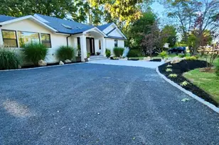 566 Locust Ave, Oakdale, NY 11769 - Photo 3