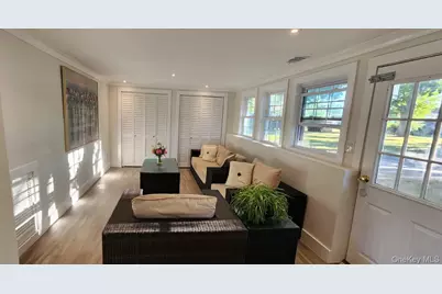 566 Locust Avenue, Oakdale, NY 11769 - Photo 21