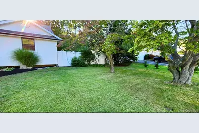 566 Locust Avenue, Oakdale, NY 11769 - Photo 29