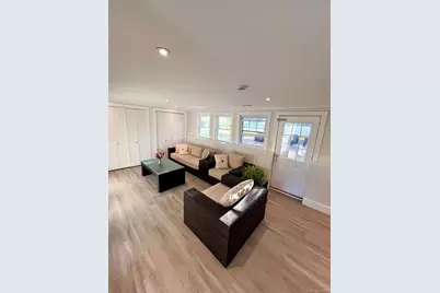 566 Locust Avenue, Oakdale, NY 11769 - Photo 19