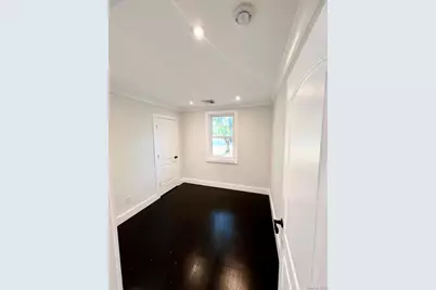 566 Locust Avenue, Oakdale, NY 11769 - Photo 15