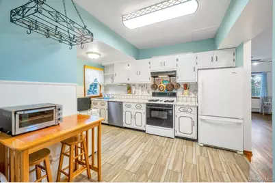 99 Hunter Avenue, Valley Stream, NY 11580 - Photo 5